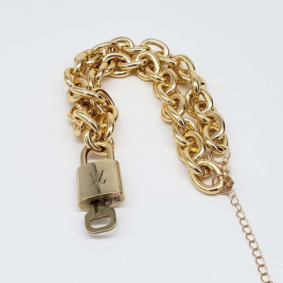 100% Auth Louis Vuitton Lock & Key with Unbranded Gold Plated Chain Necklace - Picture 7 of 7